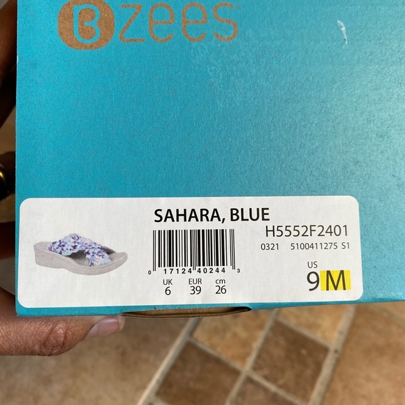 Bzees Womens Sahara Blue Comfort Arch Support Slip On Slide Sandals size  9M - Picture 6 of 11